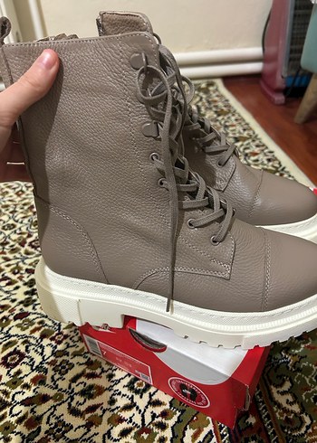 Bej Deri Bağcıklı Yüksek Topuklu Kadın Bot - Görsel 3