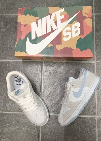 37 Beden beyaz Renk Nike Dunk Low-YENİ SEZON..