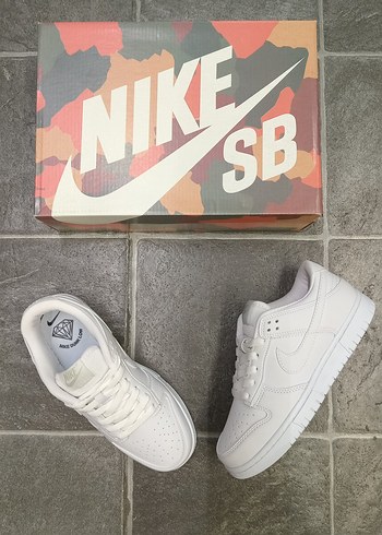 39 Beden beyaz Renk Nike Dunk Low-FIRSAT ÜRÜNÜ..