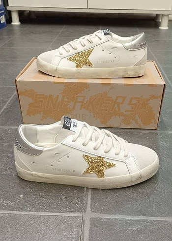 39 Beden beyaz Renk Golden Goose Deluxe..