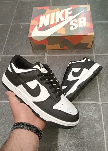 Nike Nike Dunk Low-Fırsat Ürünü..