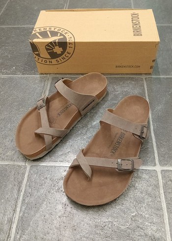38 Beden BirkenStock-Parmak Arası-Fırsat Ürünü..