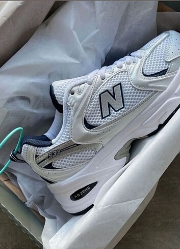 New Balance-Fırsat Ürünü