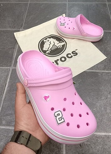 CROCS-PEMBE