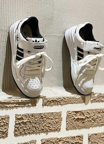Adidas Low-Cırtlı