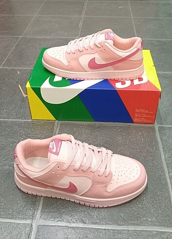 38 Beden Nike Dunk Low-Beklenen Renk..