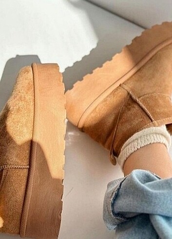 37 Beden kahverengi Renk UGG MİNİ BOY-PLATFORM YÜKSEK TABAN..