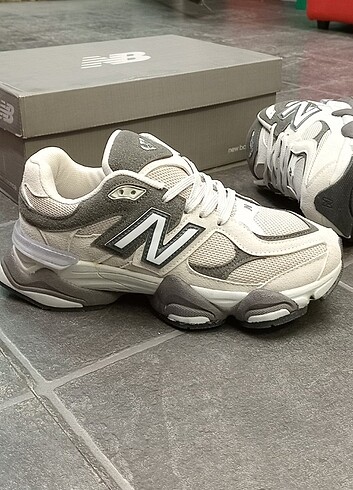 New Balance 9060 Modeli-Greey..