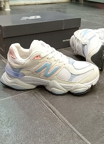 New Balance New Balance 9060-Fırsat Ürünü..