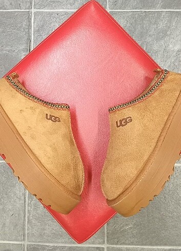 37 Beden UGG TAZZ