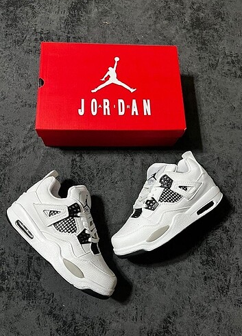 Nike Jorden Retro 4-Fırsat Ürünü..