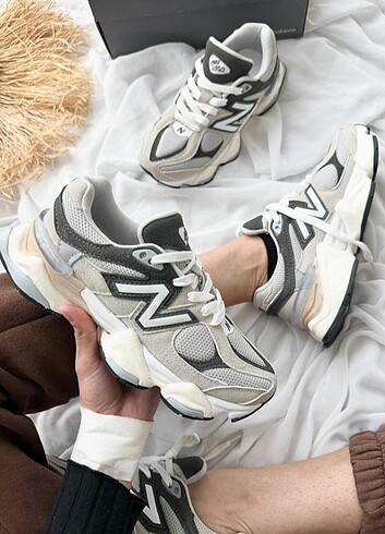New Balance 9060-Fırsat Ürünü..