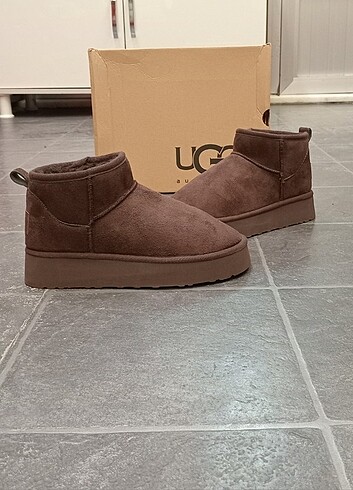 39 Beden UGG ULTRA MİNİ PLATFORM-ACI KAHVE..