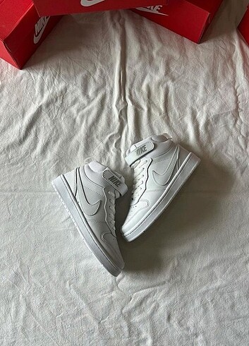 39 Beden Nike Bilekli-Fırsat Ürünü..