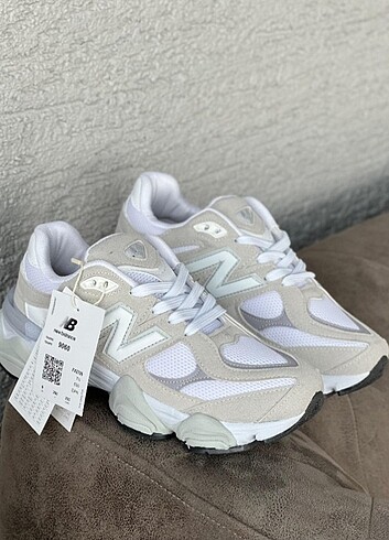 New Balance 9060-Fırsat Ürünü..