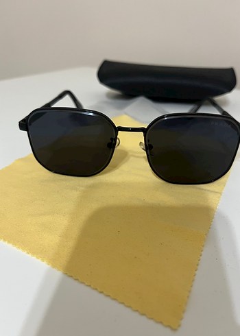 PRADA Güneş Gözlüğü
