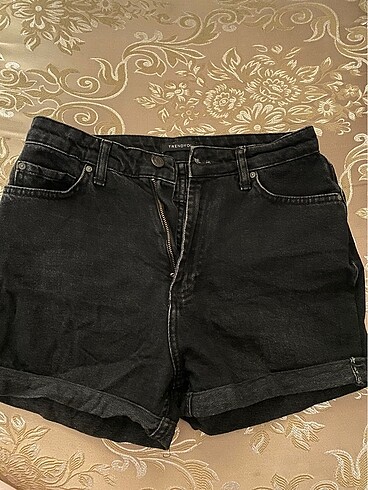 Siyah Kısa Denim Şort