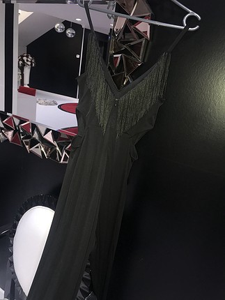 s Beden Bershka püsküllü bel açık detaylı çok şık ve rahat tulum