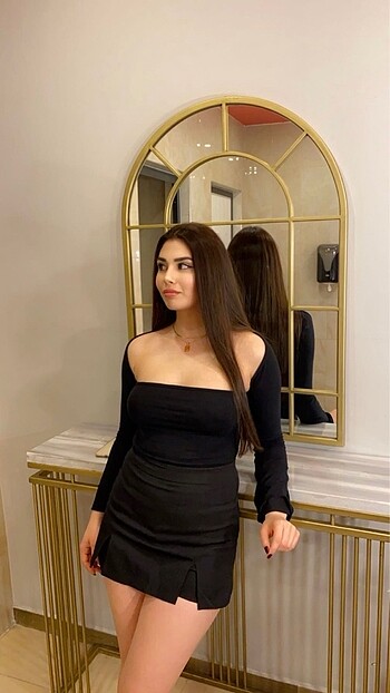Siyah şort etek