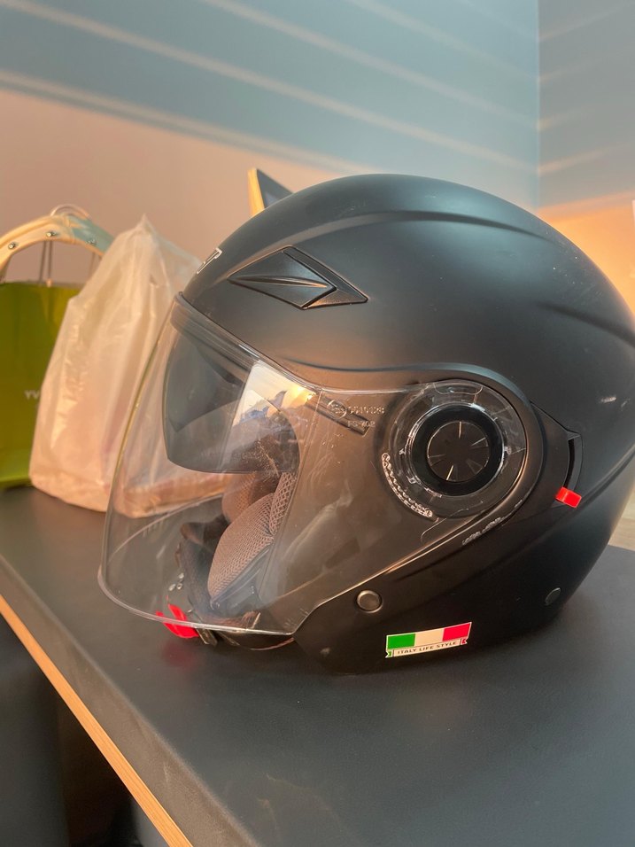 Siyah Biker Tarzı Motosiklet Kaskı - Görsel 2