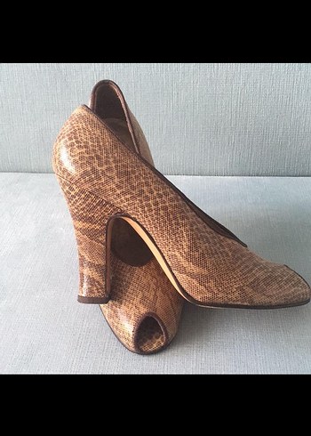 Bej Deri Yılan Desenli Dolgu Topuklu Kadın Ayakkabı - Görsel 2