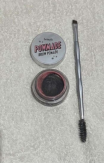 Benefit Benefit kaş pomadı ve kaş fırçası
