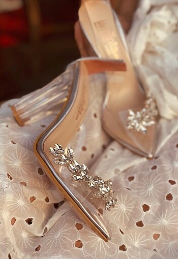 Gümüş Şeffaf kadın topuklu ayakkabı