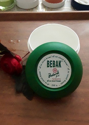  Beden Nemlendirici Vücut Bakım Kremleri boş kutuları