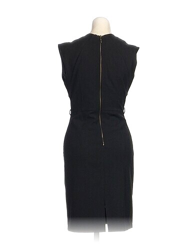 36 Beden PreLoved Kısa Elbise %70 İndirimli.