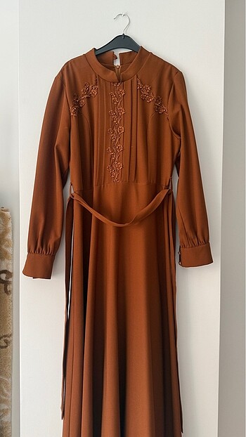 TESETTÜR ELBİSEM 44 BEDENDİR
