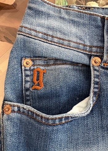 Diğer Galliano Mavi Yikamali Kesik Paca Jean