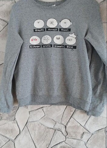 Zara Önü emojili sweatshirt