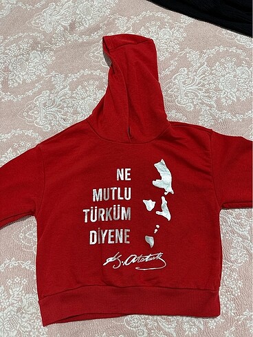 Kırmızı sweatshirt