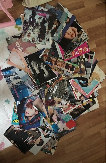 Kpop poster koleksiyonu