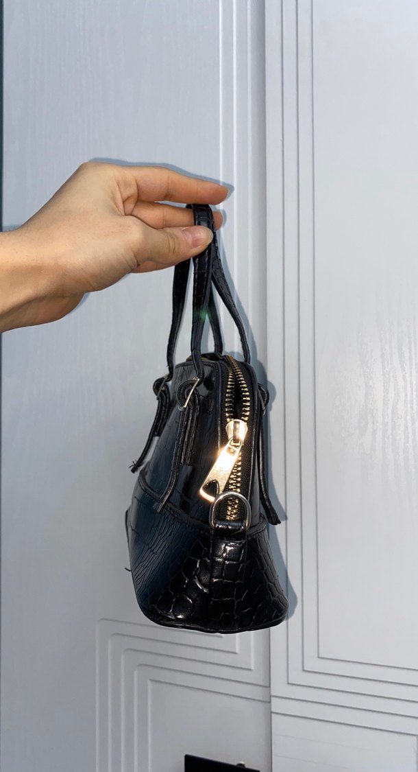 Kilitli Siyah Yılan Derisi Desenli Kadın Çanta - Görsel 3