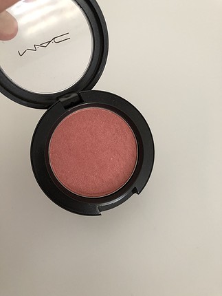 MAC Peachykeen Allık