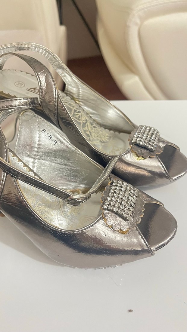 Gri Metalik Tokalı Yüksek Topuklu Kadın Ayakkabı - Görsel 2