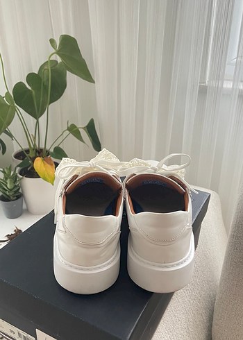 Deri. Dantel Detaylı Beyaz Bağcıklı Sneakers - Görsel 6