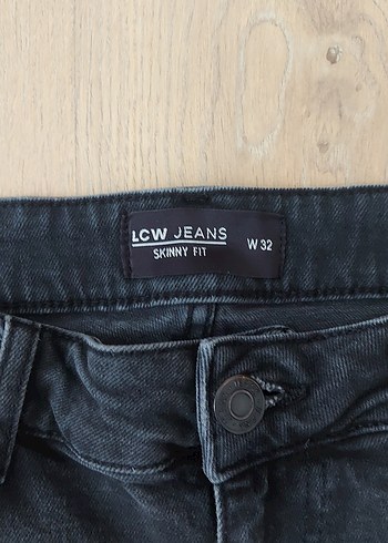LC Waikiki Gri Erkek Denim Mini Şort