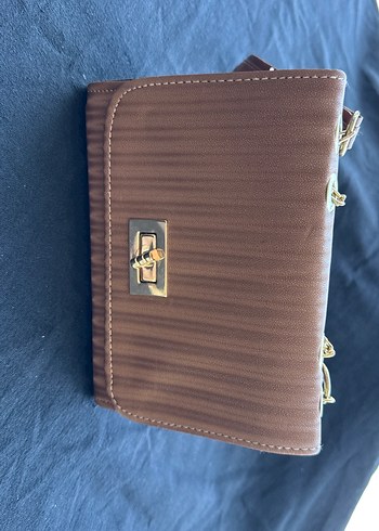 Bej Zincir Detaylı Modern Klasik Kadın Çanta - Görsel 2