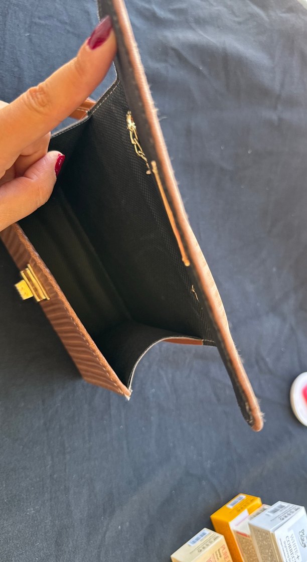 Bej Zincir Detaylı Modern Klasik Kadın Çanta - Görsel 3