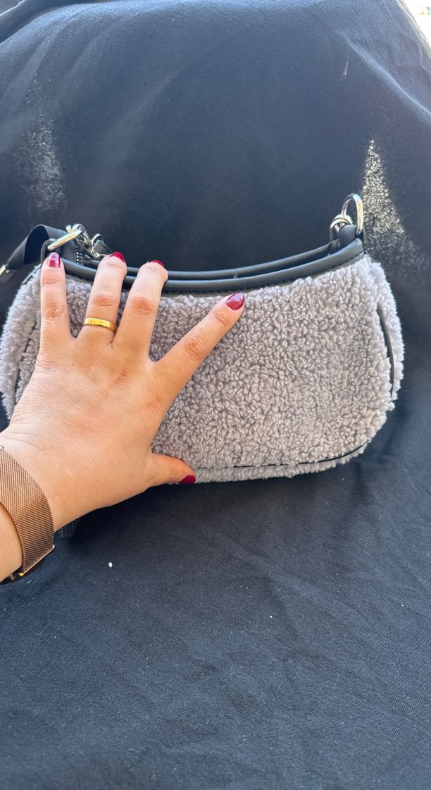 Gri Kadın Peluş Omuz Çantası - Görsel 3