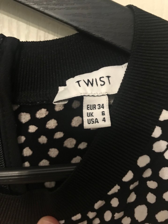 Zincir Detaylı Kırmızı Desenli Uzun Elbise - Görsel 2