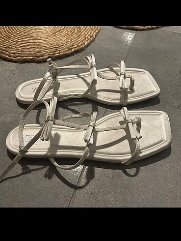 Zara Sandalet