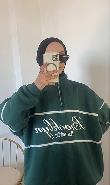 Desenli dik yaka fermuarlı sweatshirt