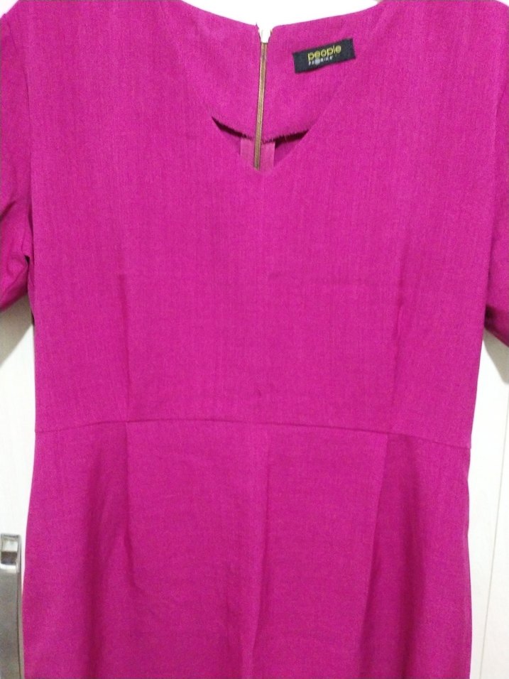 Pembe V Yakalı Midi Elbise - Görsel 4