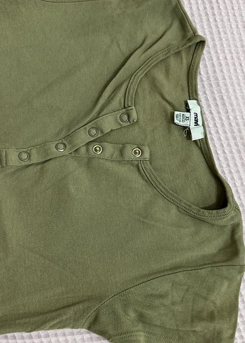 Çıtçıtlı Kısa Kollu top crop - Görsel 4