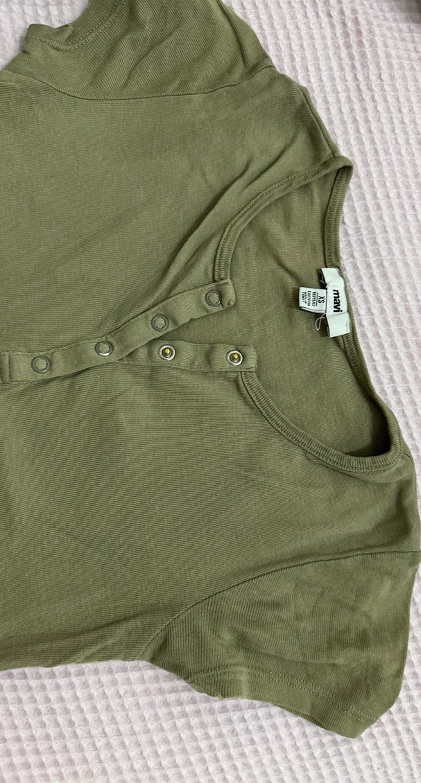 Çıtçıtlı Kısa Kollu top crop - Görsel 4