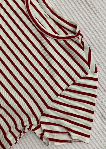 Kısa Kollu Kırmızı Çizgili Kadın Tişört - Görsel 3