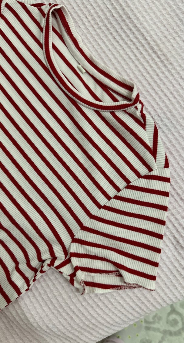 Kısa Kollu Kırmızı Çizgili Kadın Tişört - Görsel 3